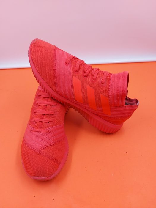 Adidas Nemeziz номер 42 2/3Оригинални маратонки