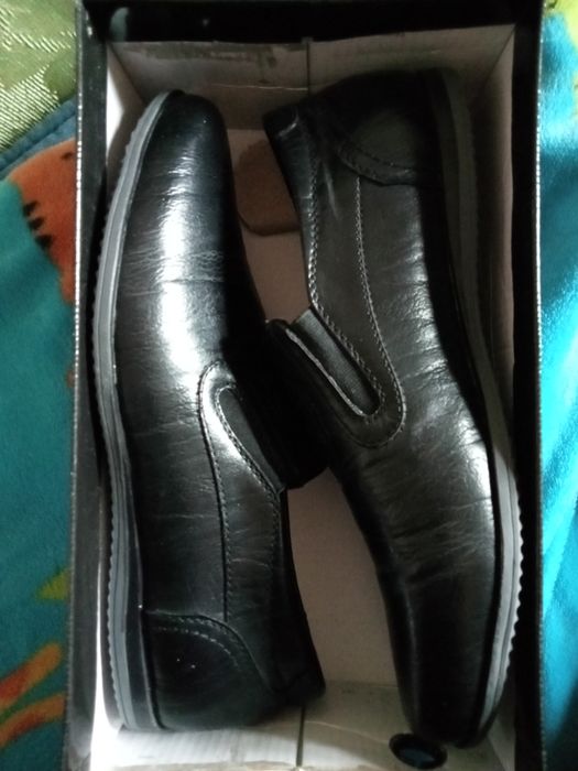 Туфли на мальчика.