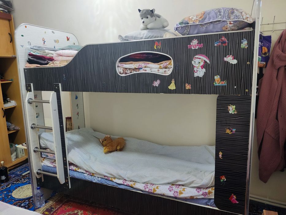 Двухъярусная кровать