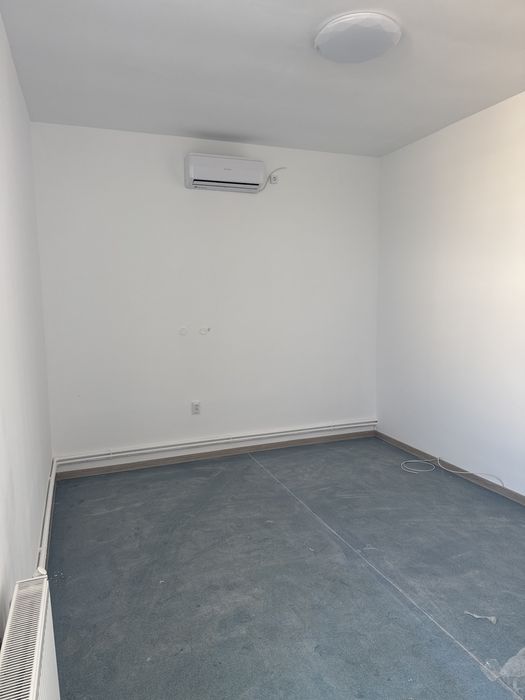 Inchiriez cladire de birouri , gradinită  , afterschool