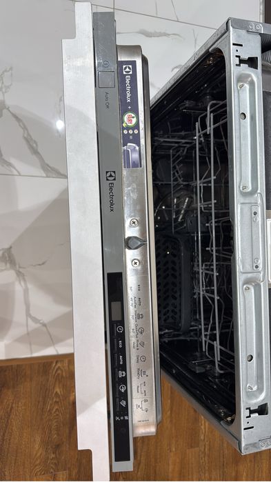 Посудомойка (б/у) Electrolux