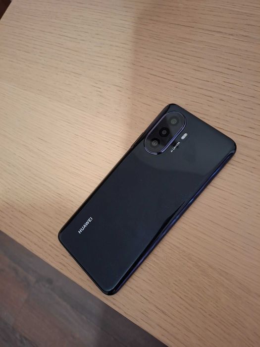 Huawei nova y70 в идеално състояние