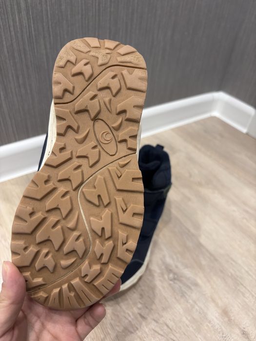 Продам ботинки на весну и осень