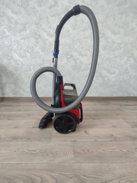 Продам пылесос в отличном состоянии