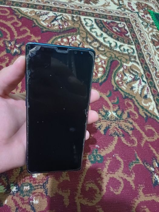 Samsung Note 8 holati yaxshi