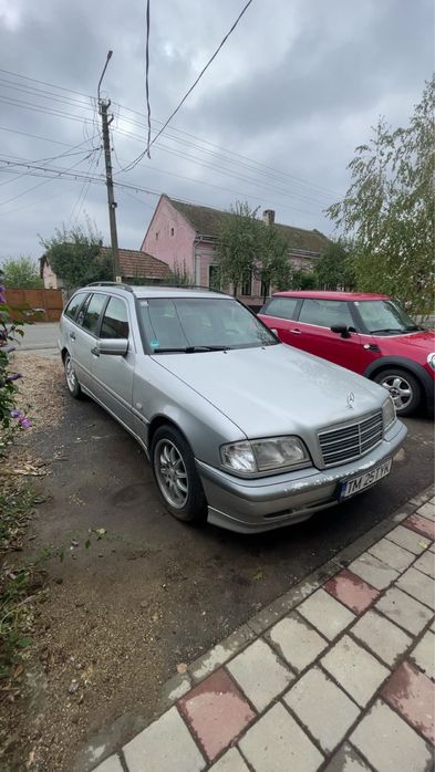 vand sau schimb mercedes w202