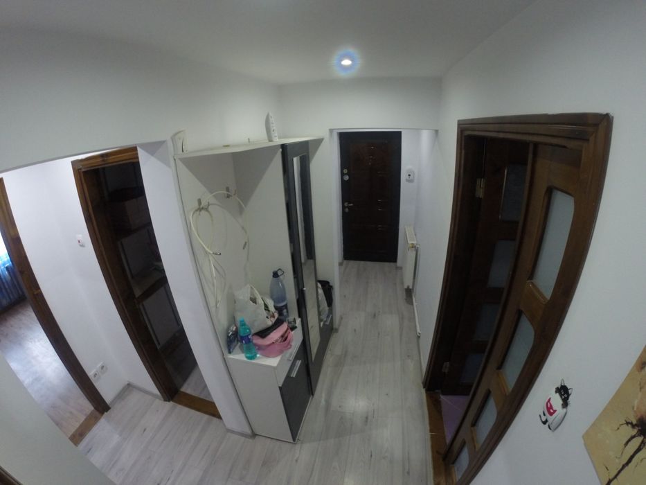 Închiriez apartament 3 camere