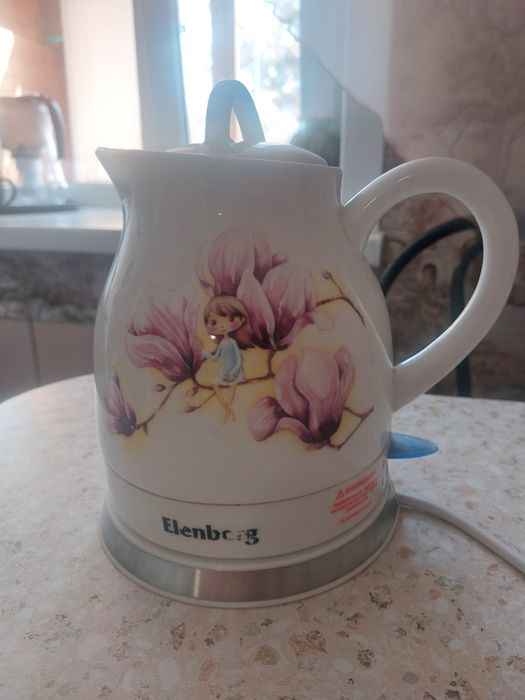 Электрочайник керамический Еlenberg.