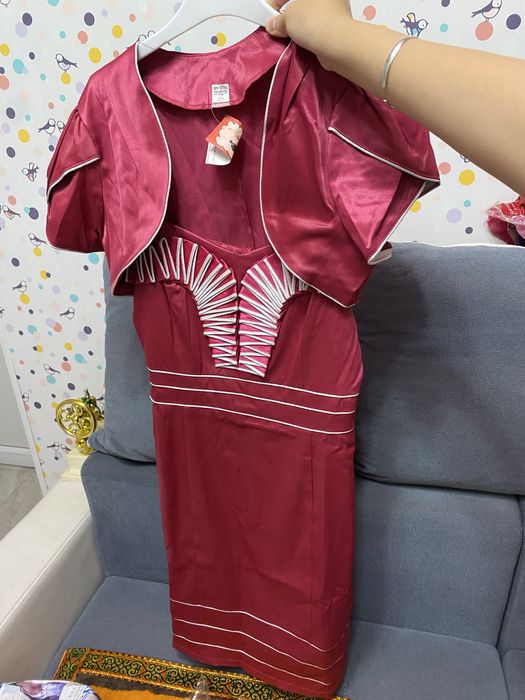 праздничное платье для девочек(12-13)лет