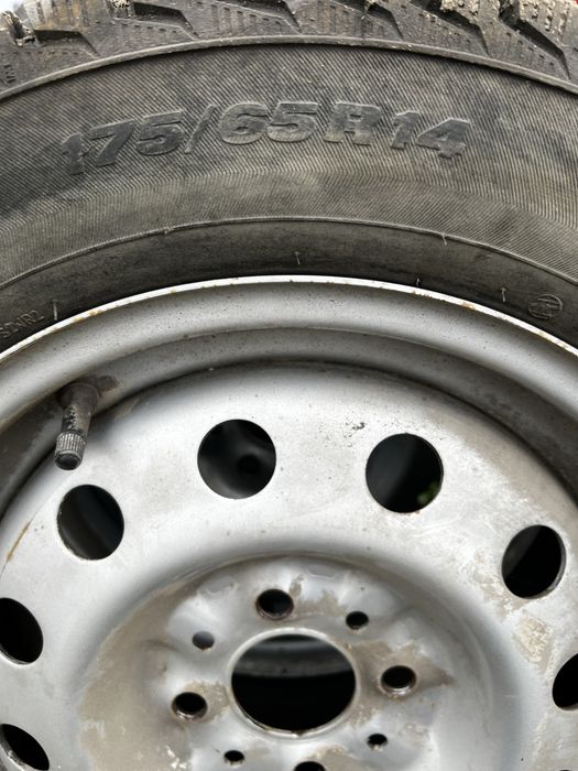 Зимние шины с дисками 175/65 R14