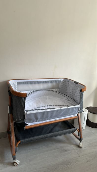 Детская кроватка манеж