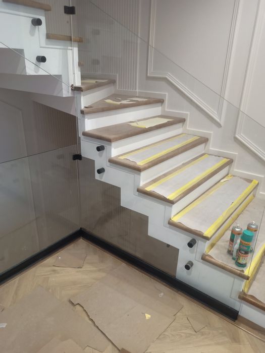 Стеклянные перила и перегородки из стекла