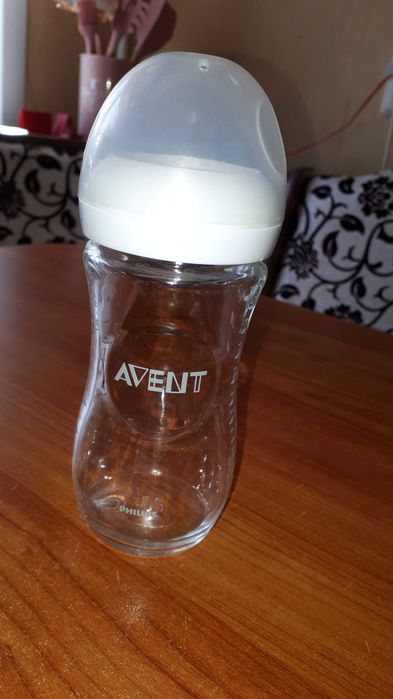 Бутылочка Avent стеклянная
