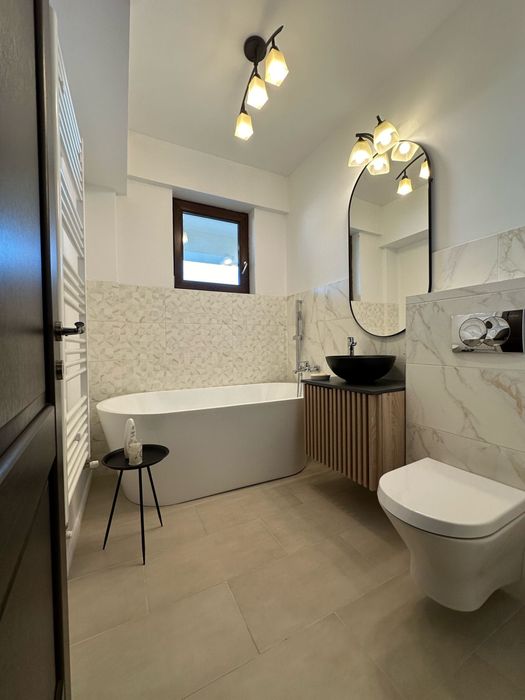 Apartament 3 camere de închiriat – Central Craiova | Parcare privată