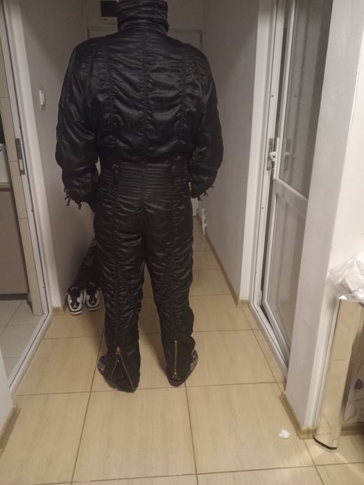 vând costum ski  de damă