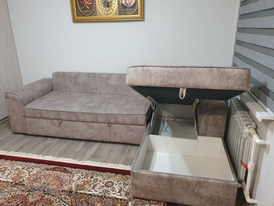 Диван Б/У янги..