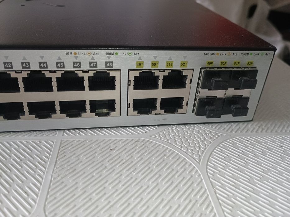Коммутатор D-Link DES-1210-52/ME