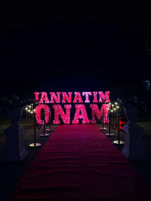 “JANNATIM ONAM” dekorotiv yozuvi sotiladi