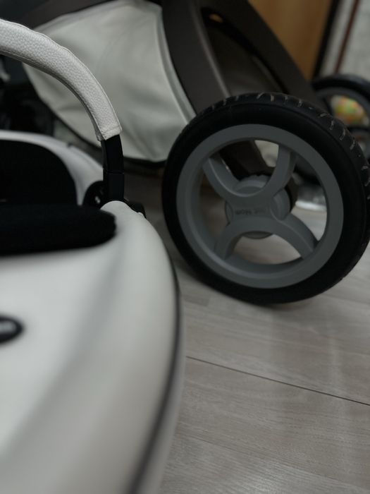 Коляска качественная