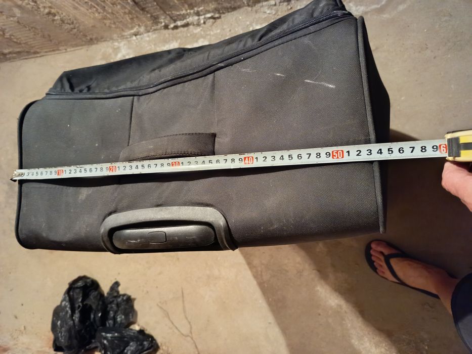 Продавам куфар.Запазен.