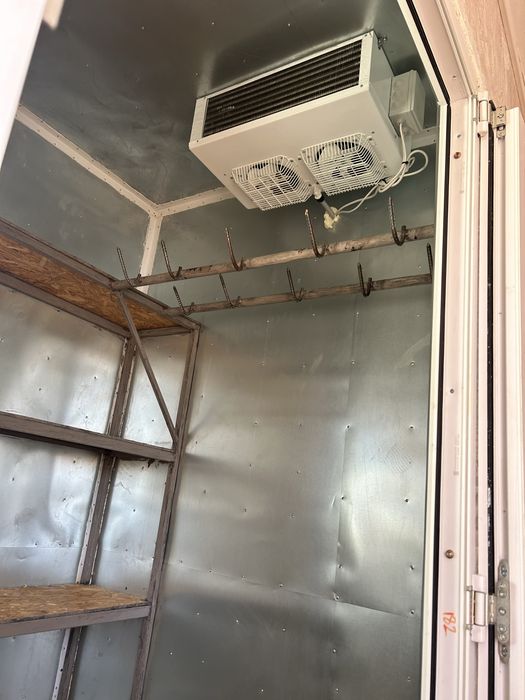 Контейнер, ларек, магазин.