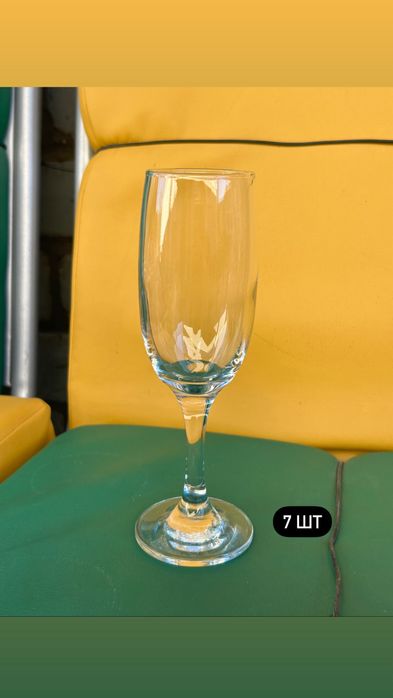 Стаканы, фужеры.