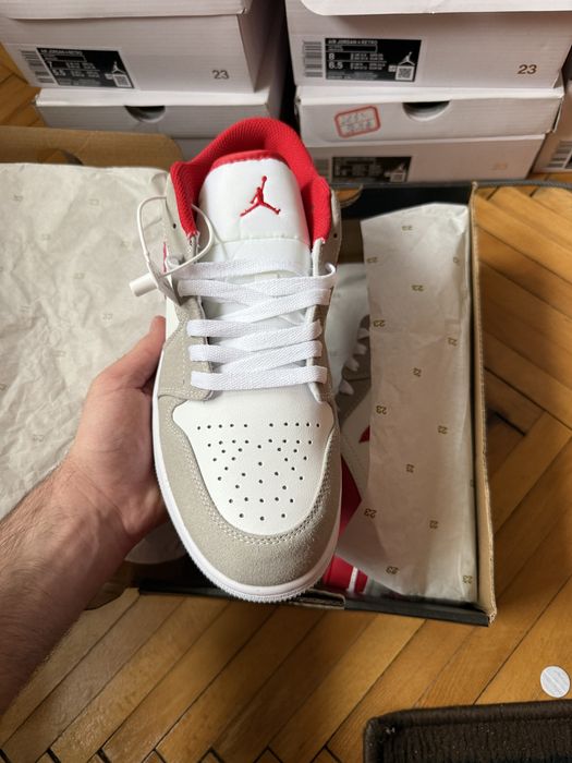 Jordan 1 Low Smoke Grey Red marimea 41 si 42