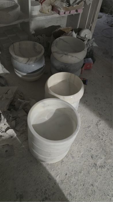 Lavoare din marmură – masive prelucrate manual