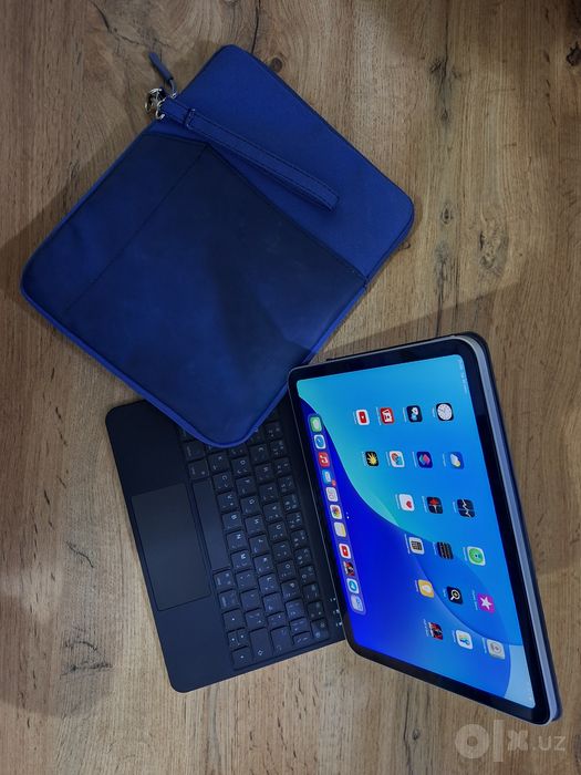 iPad A16, батарея 100%.