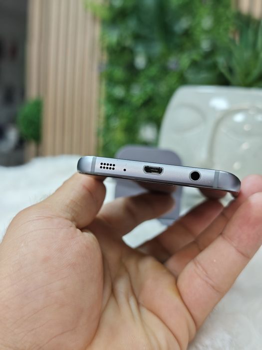 Samsung Galaxy S7 Black și Silver