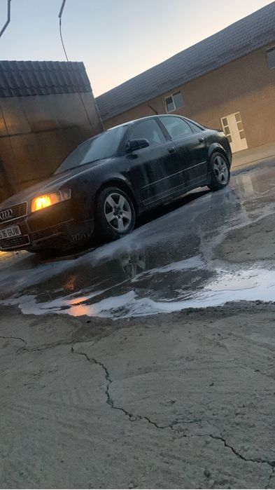 AUDI A4 0 — imagine 5