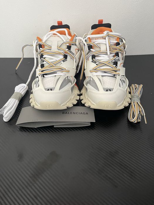 balenciaga track