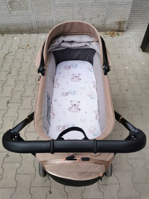 Продавам детска количка Crello Ultra