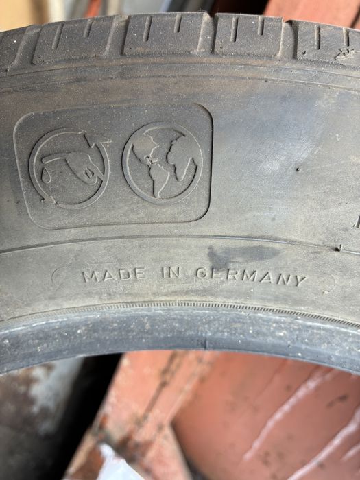 Резина летния Goodyear 215/60/17