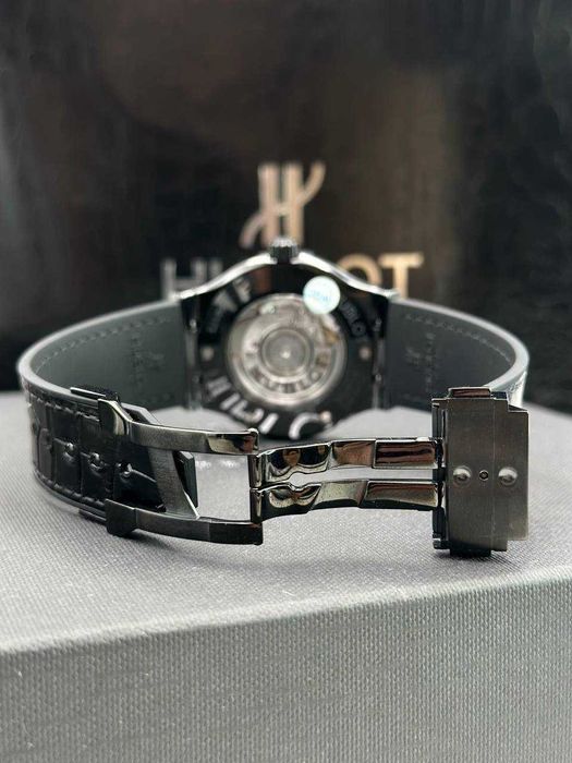 hublot classic fusion 42mm керамика