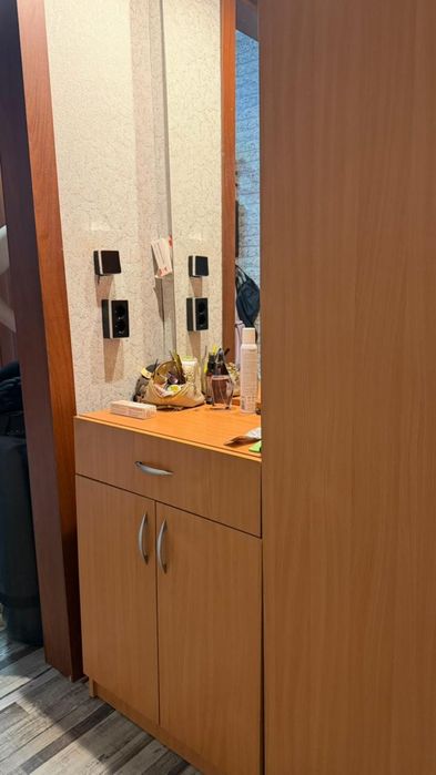 Продается прихожая.