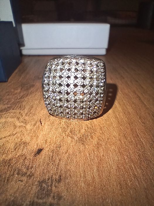 Масивен сребърен дамски пръстен с цирконий