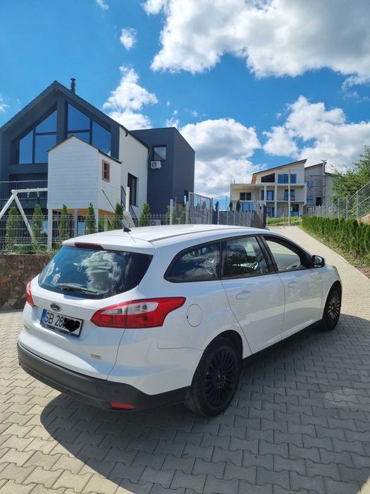 FORD Focus 2013 — imagine 3