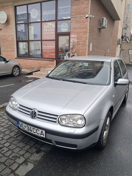 Vând golf 4,masina este în perfecta stare de funcționare. Ca motor 1,4