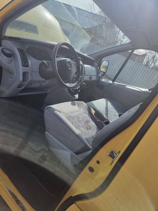 Opel Vivaro 1.9cdti 2005 luna a 7 a