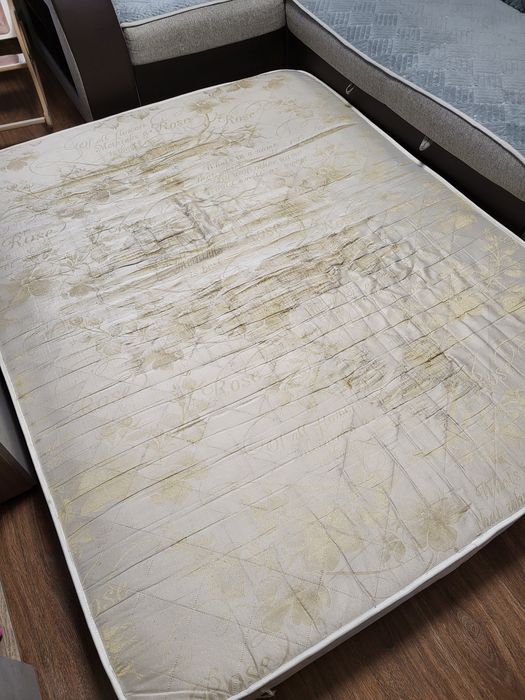 Отдам матрас 160х200