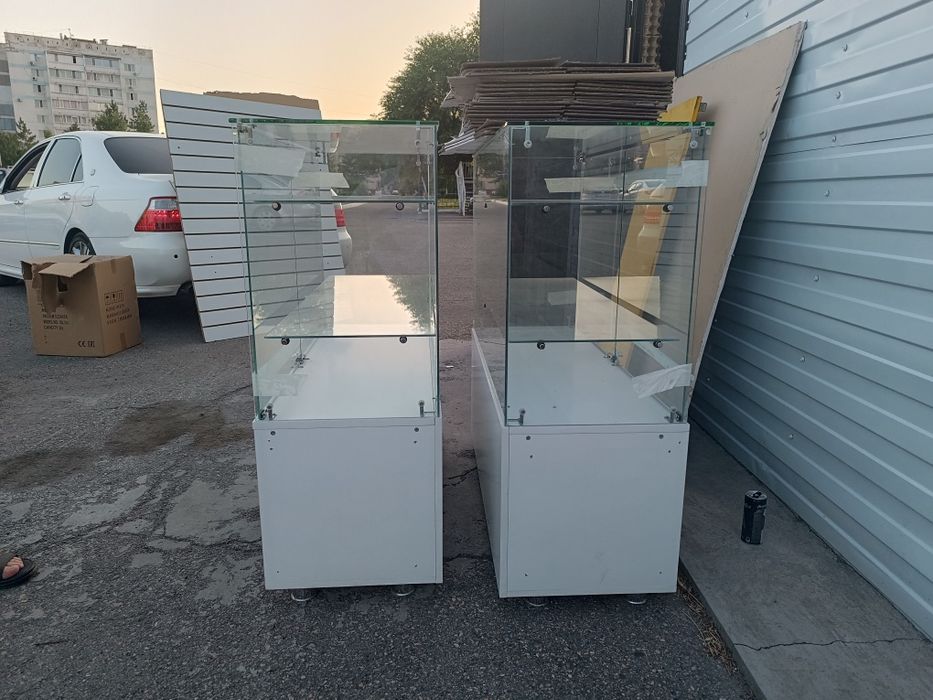 Торговое оборудование, витрины