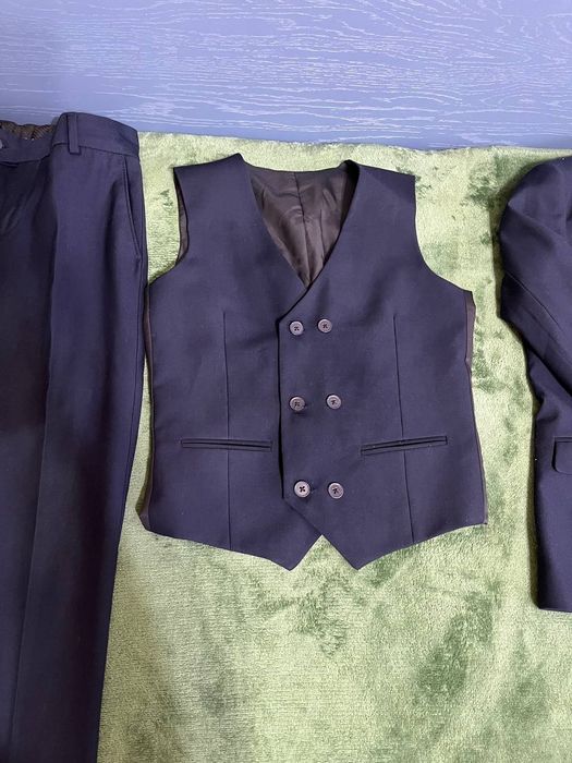 Продам костюм 36 размер