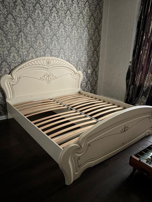 Продаю Спальный гарнитур комплект