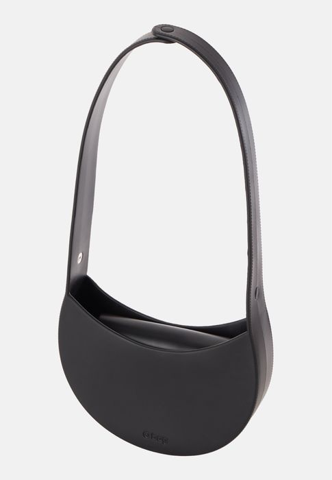 O bag черна чанта