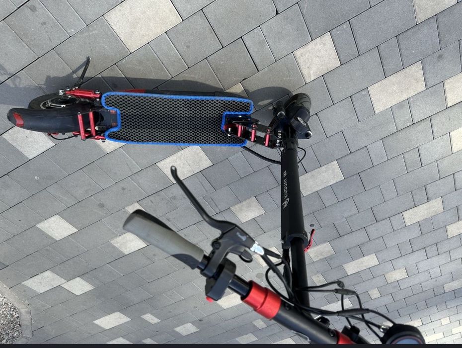 Продам электро самокат KUQUAY M5 13AH