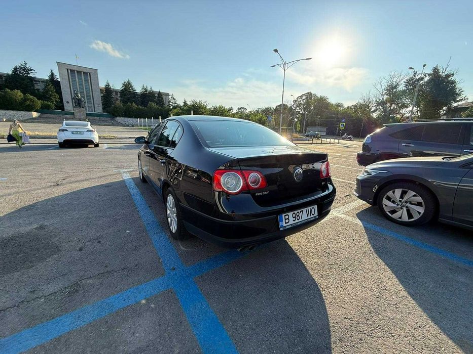 **Volkswagen Passat B6 Comfortline Putere: 110 CP• 2.0 TDI Common Rail • Euro 5 • (prima înmatriculare 2011) • 221.000 km**| Gata pentru drumuri lungi