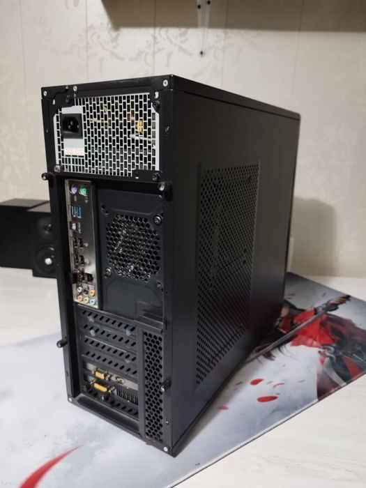 PC i7 2600 6gb 1gb 128ssd + 17 monitor