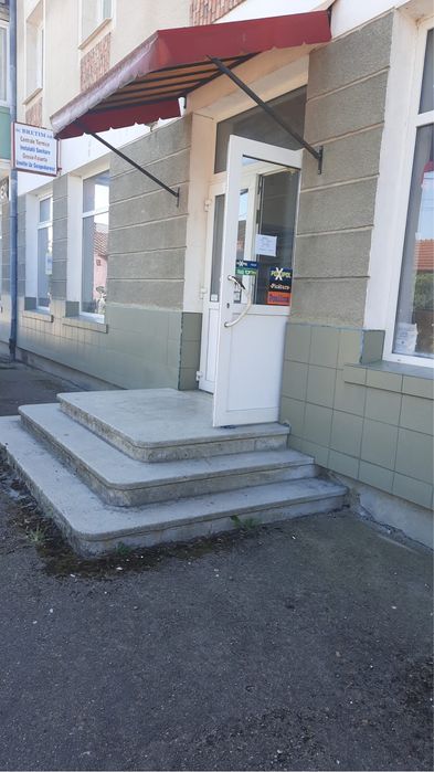 Vand spatiu comercial