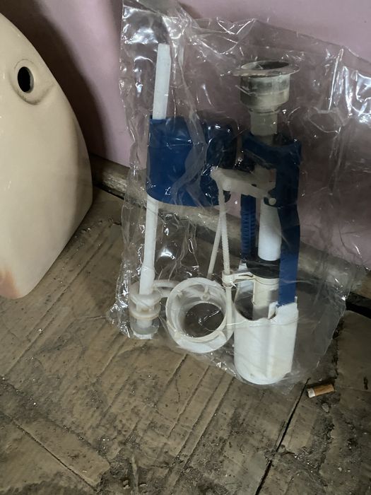 Унитазы, раковины, сантехника